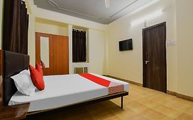 Olive Grand Patna 3*